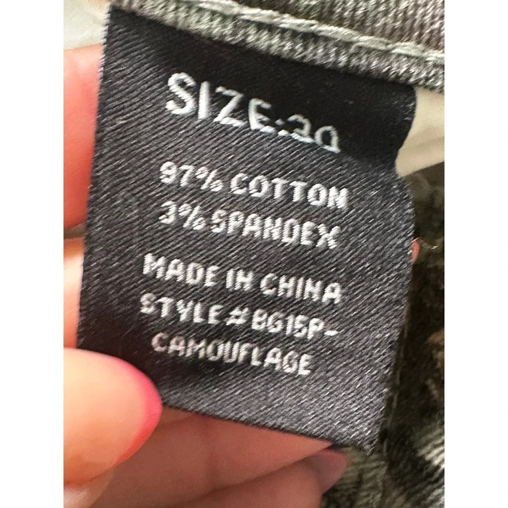Stacked Camo Cargo Pants Mens 30x35 Green Distressed Flare